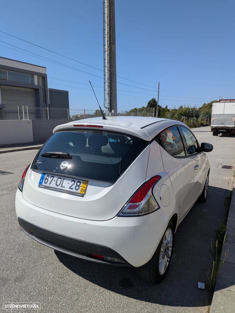 Lancia Ypsilon 1.2 S&S Silver - 3