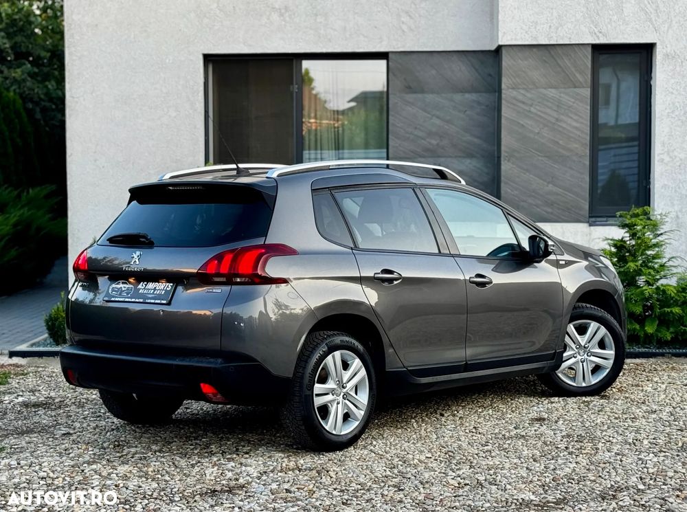 Peugeot 2008 PureTech 82 Style - 2