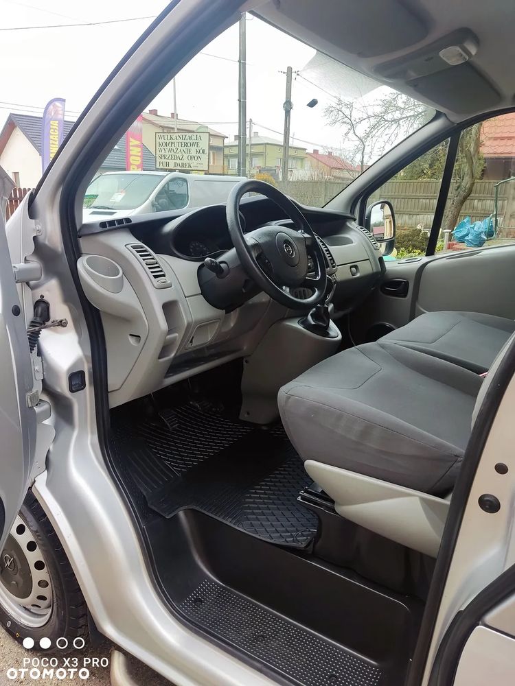 Opel Vivaro - 24