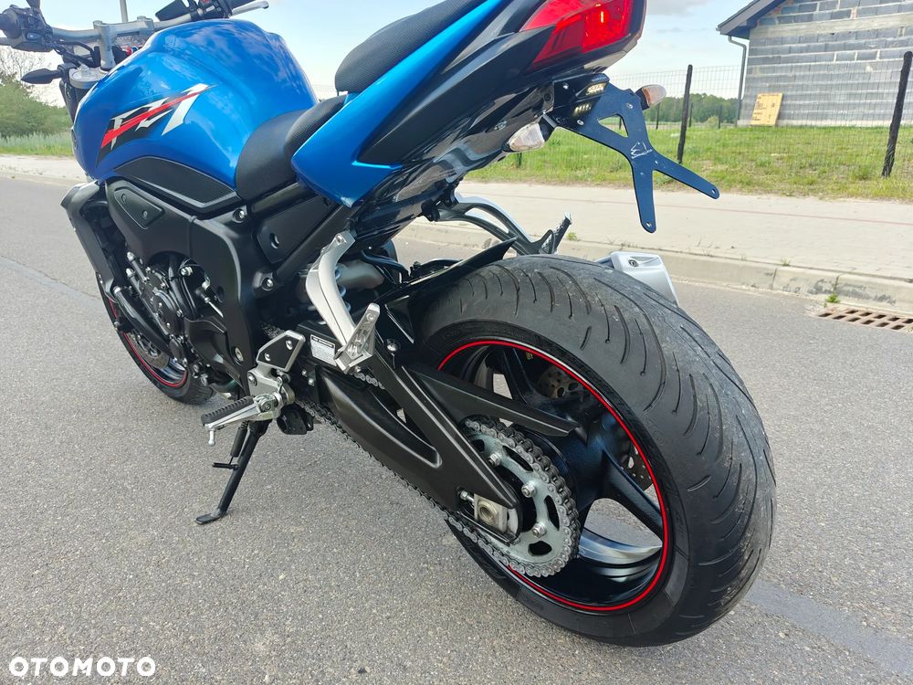 Yamaha FZ - 11