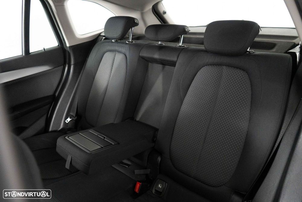 BMW X1 25 e xDrive Corporate Edition - 10