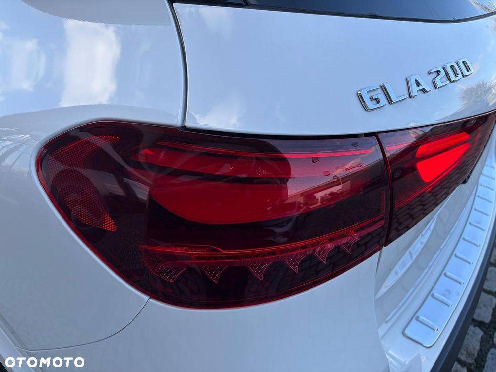 Mercedes-Benz GLA 200 AMG Line - 10