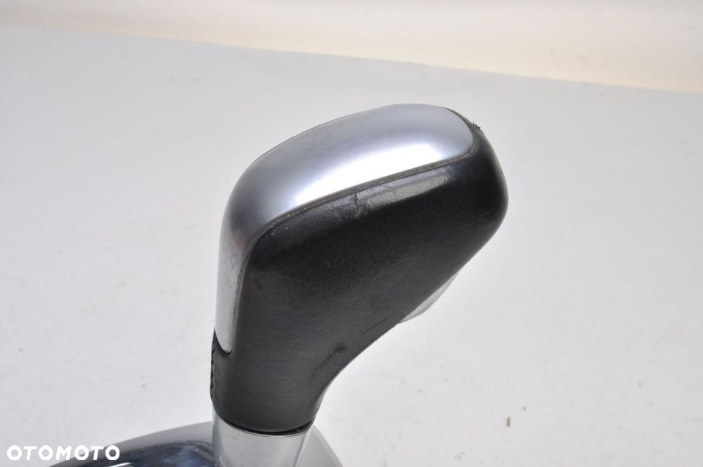 RENAULT MEGANE III WYBIERAK LEWAREK SKRZYNI 8201019659 - 8