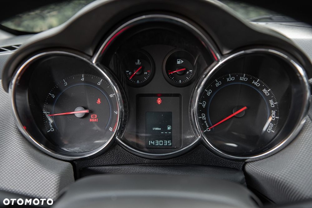 Chevrolet Cruze 1.8 LS - 18