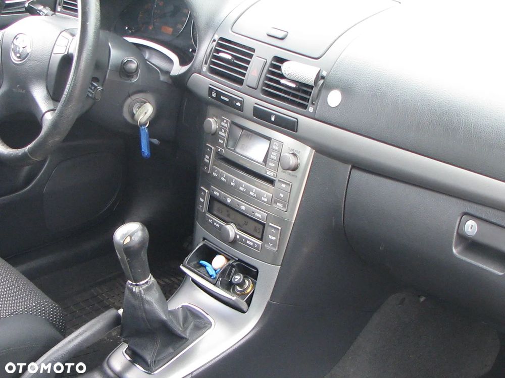Toyota Avensis 2.0 VVT-i Executive - 12