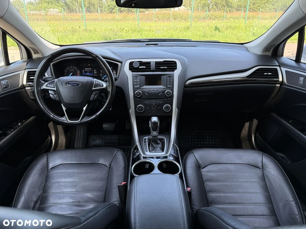 Ford Fusion - 12