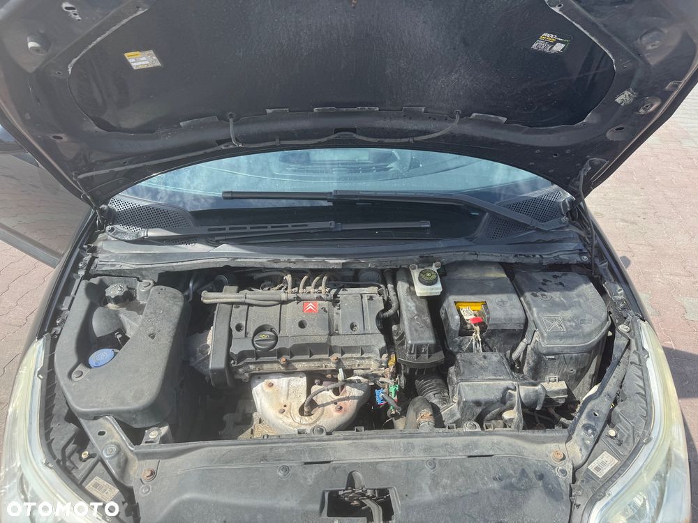 Citroën C4 1.6 16V VTR - 9