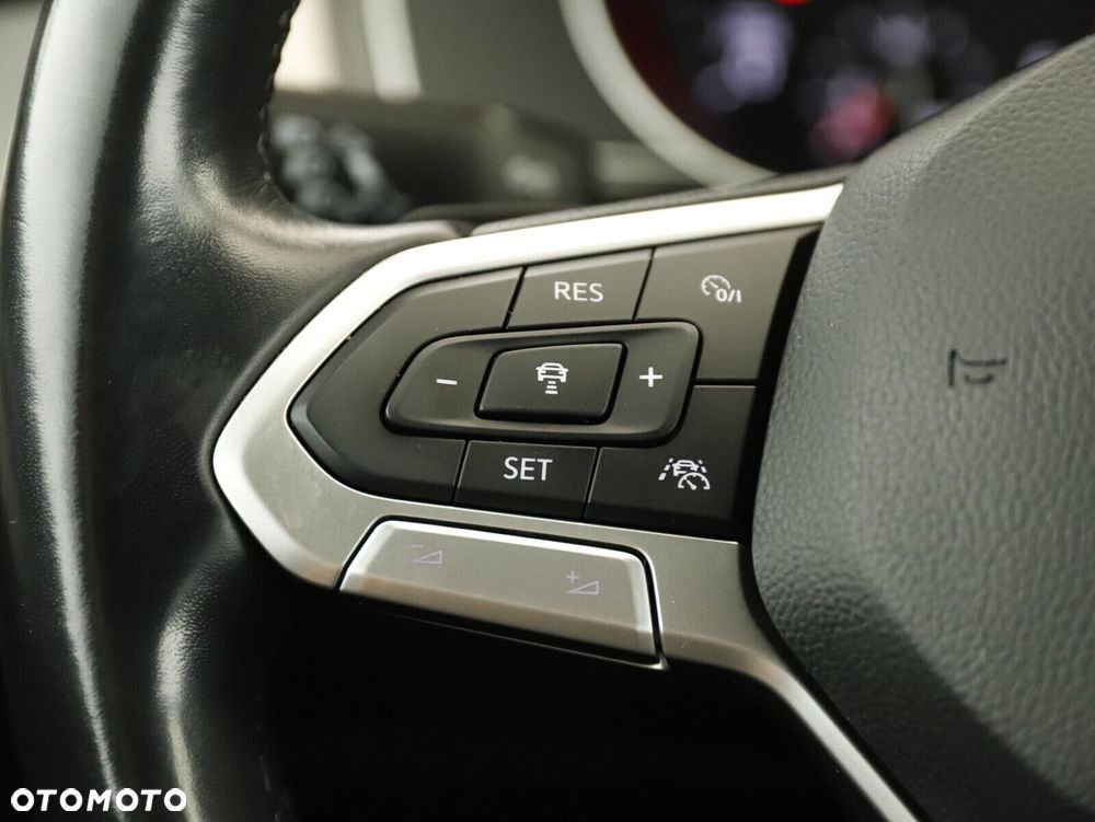 Volkswagen Passat - 20