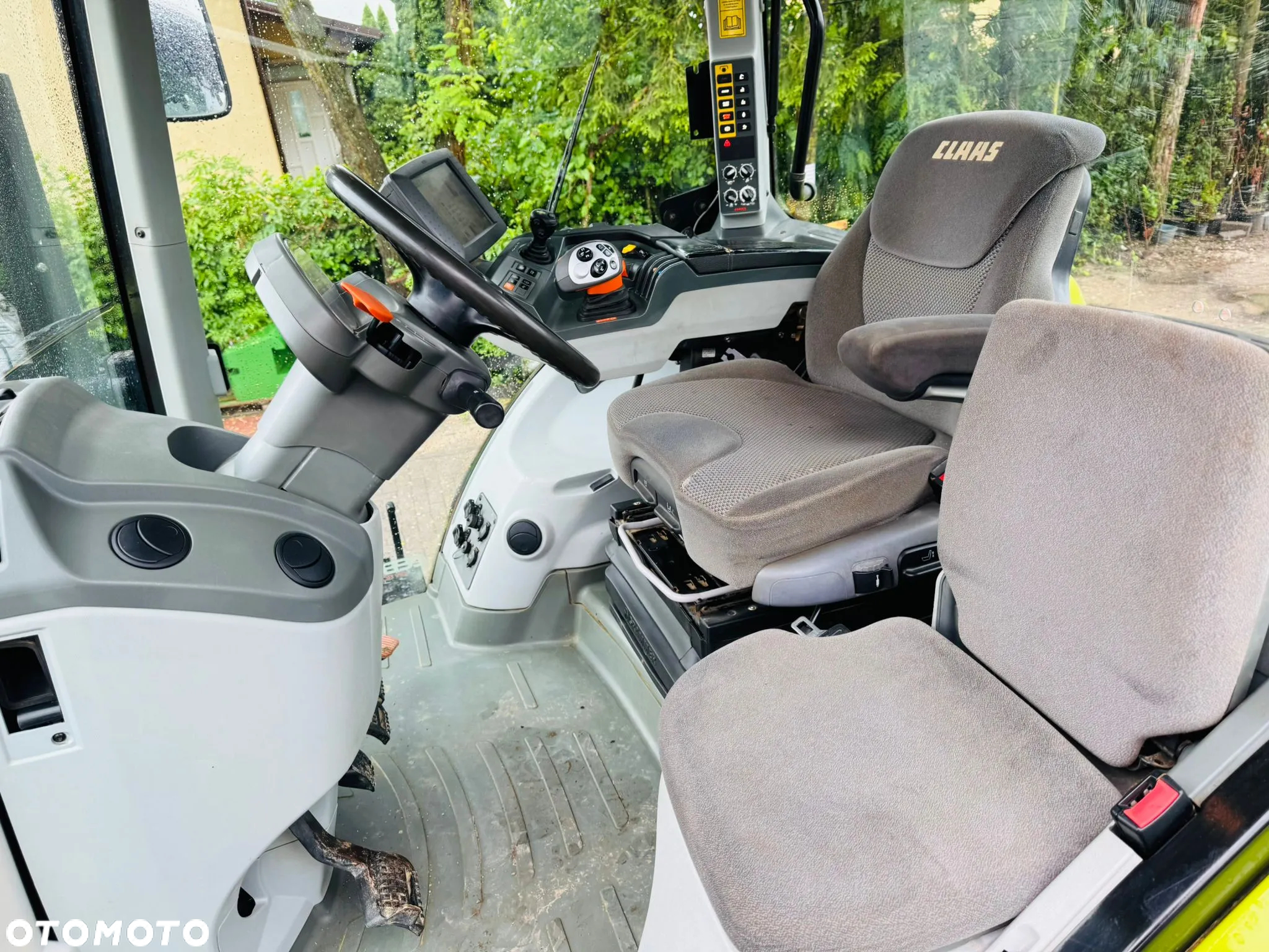 Claas Axion 810 CEBIS - 11