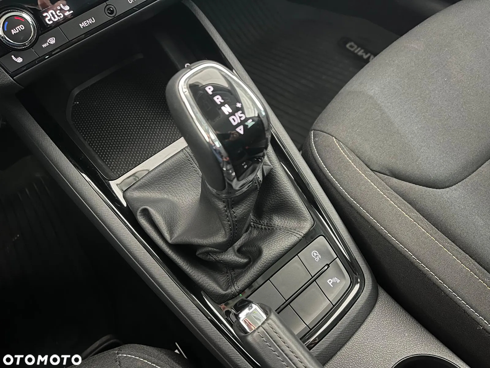 Skoda Kamiq 1.0 TSI Ambition DSG - 33