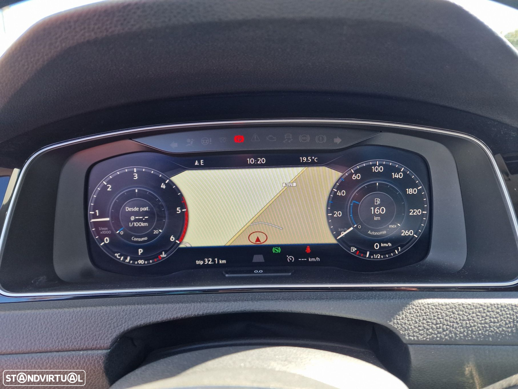 VW Golf 2.0 TDI Highline DSG - 28