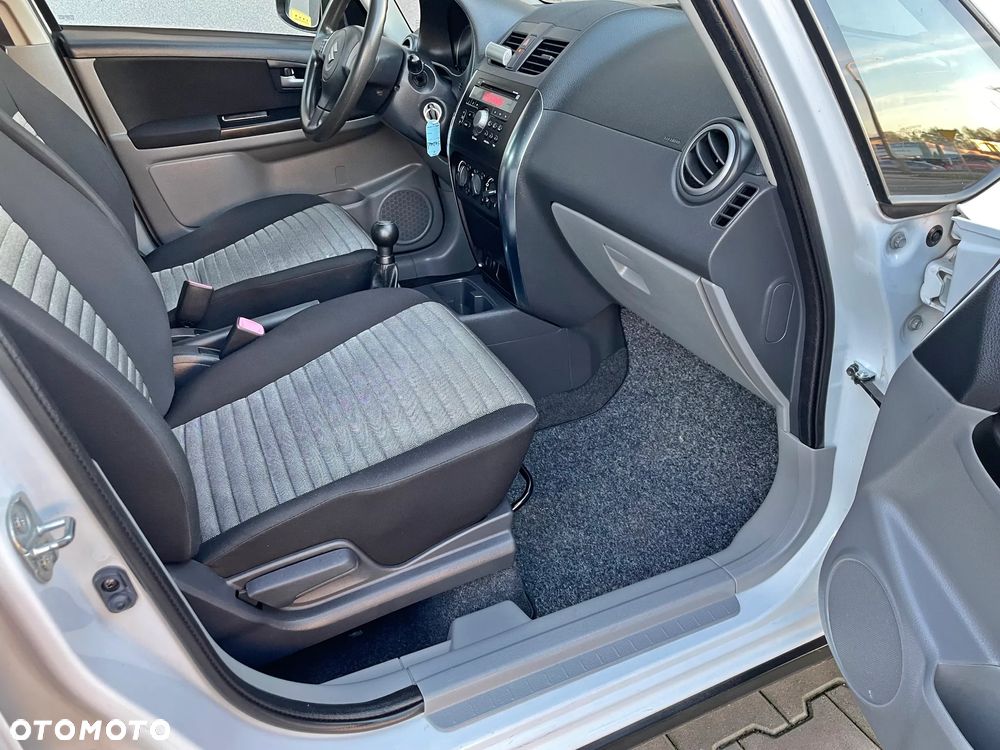Suzuki SX4 - 21