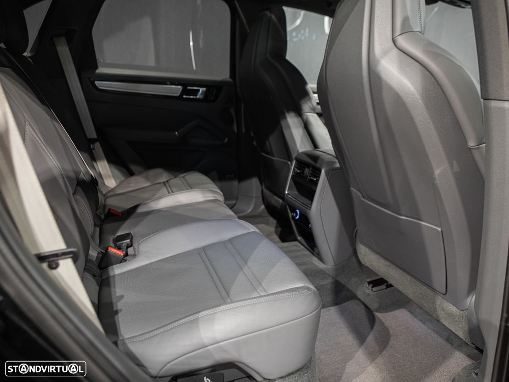 Porsche Cayenne E-Hybrid Platinum Edition - 47