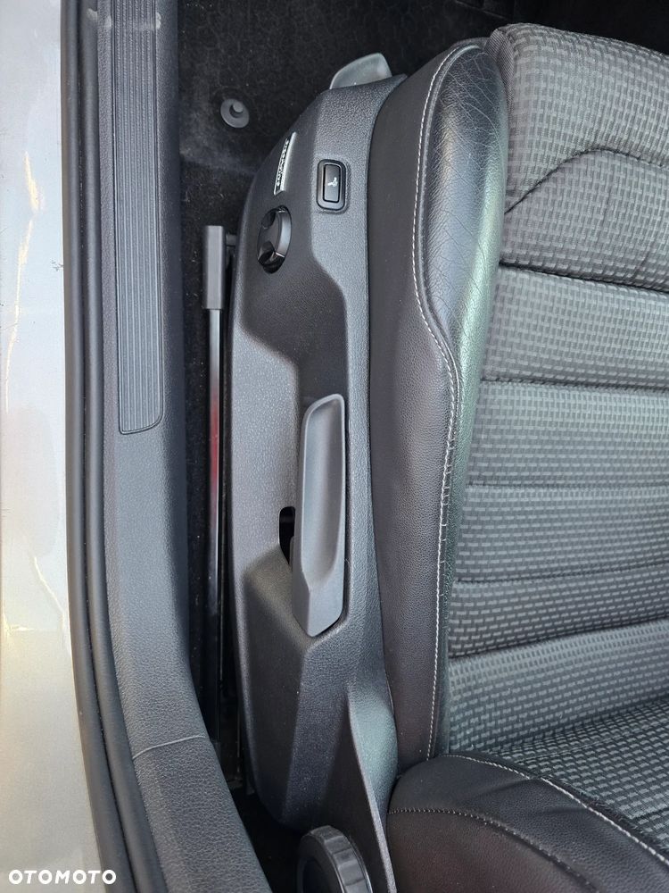 Volkswagen Golf 1.4 TSI BMT Highline DSG - 9