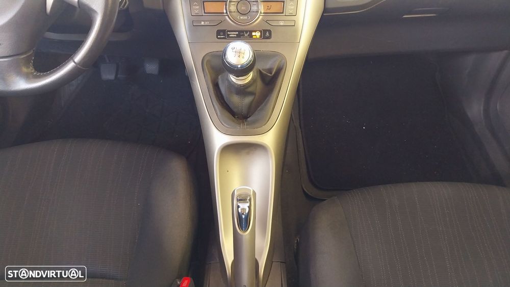 Toyota Auris 1.4 D-4D AC - 16