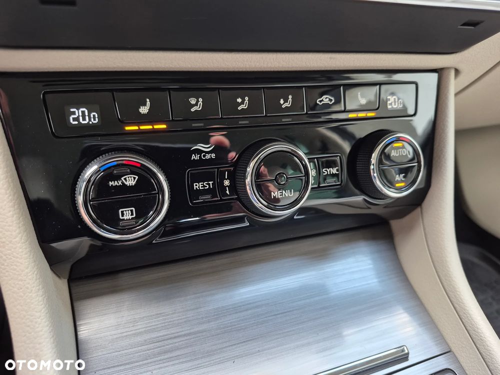 Skoda Superb 2.0 TDI SCR Style DSG - 20