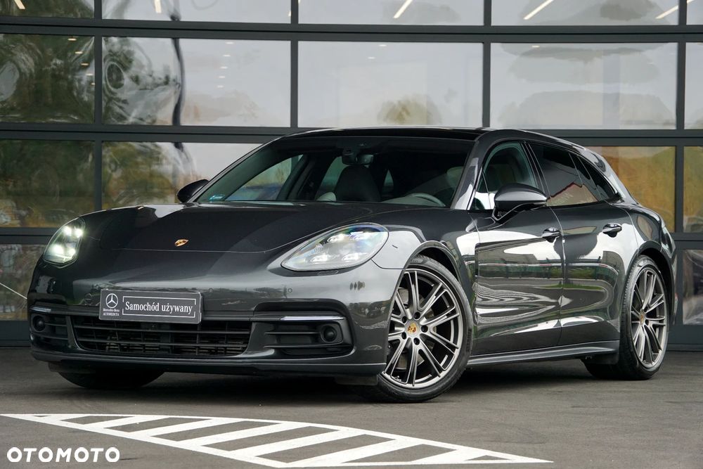 Porsche Panamera 4 Sport Turismo - 16