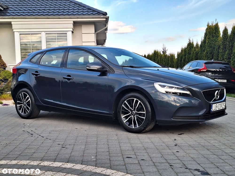 Volvo V40 D2 Momentum - 1