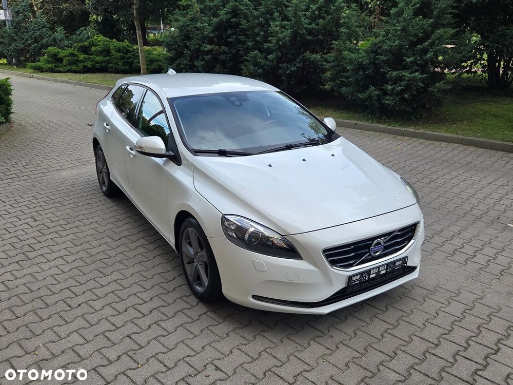 Volvo V40 T2 Momentum - 19