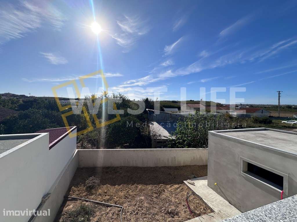 Moradia T4+1 Nova com Arquitetura Moderna, Terraços e Vista Panorâm... - Grande imagem: 4/33