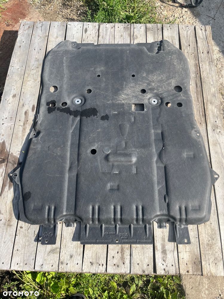 Osłona dolna silnika Peugeot Citroen DS