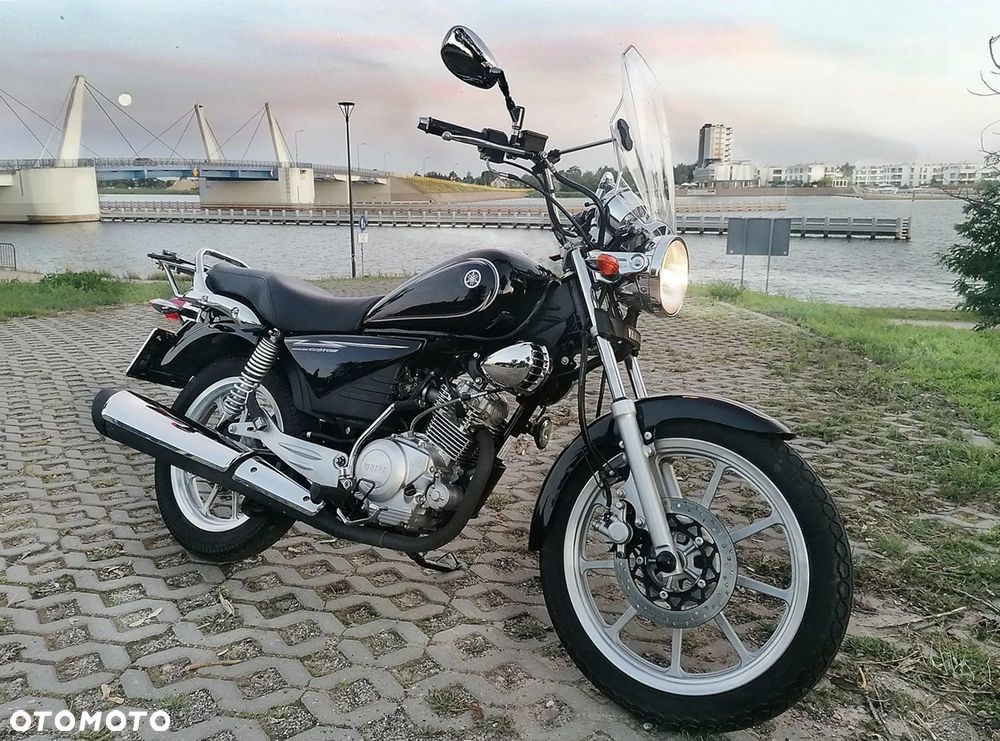 Yamaha YBR - 8