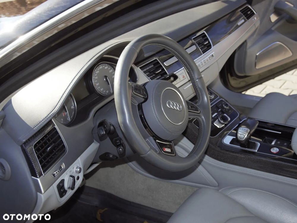 Audi S8 - 7