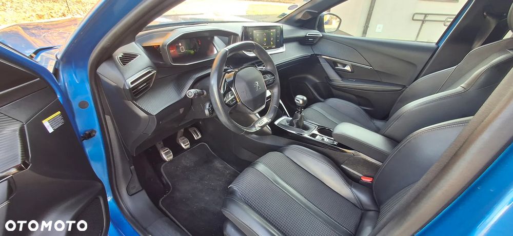 Peugeot 208 PureTech 100 GT - 16