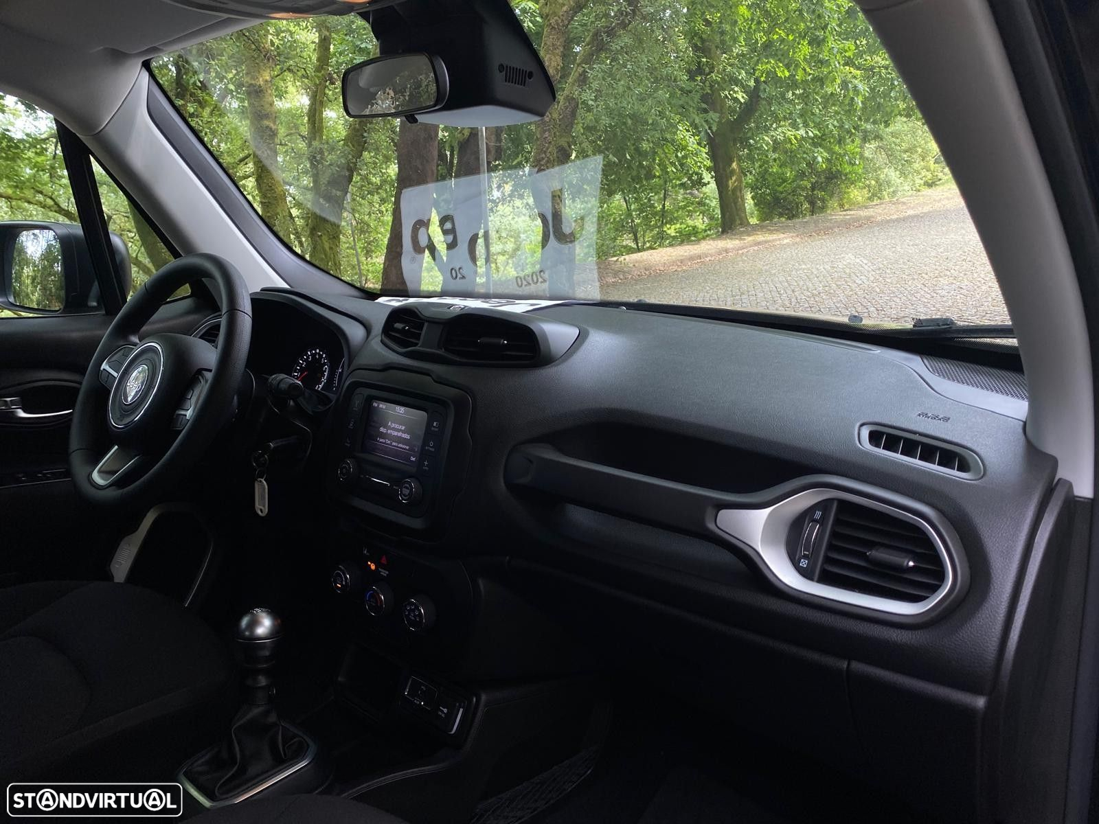 Jeep Renegade - 16
