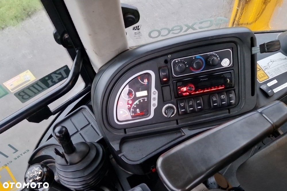JCB 4CX - 4