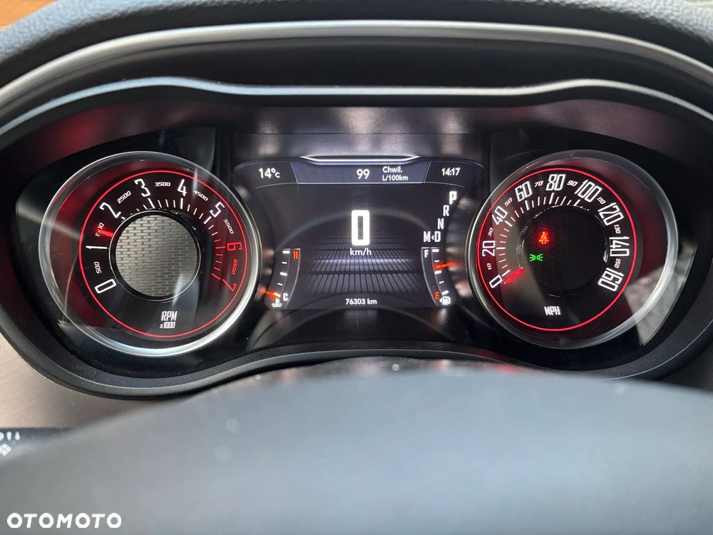 Dodge Challenger - 11