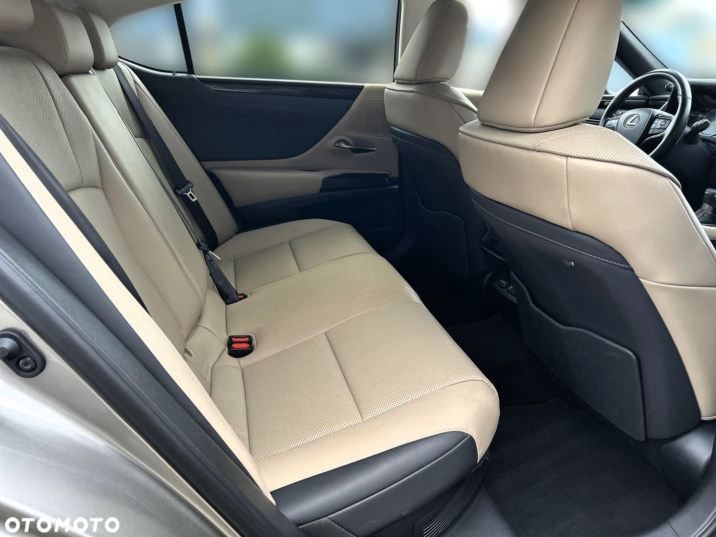 Lexus ES - 16