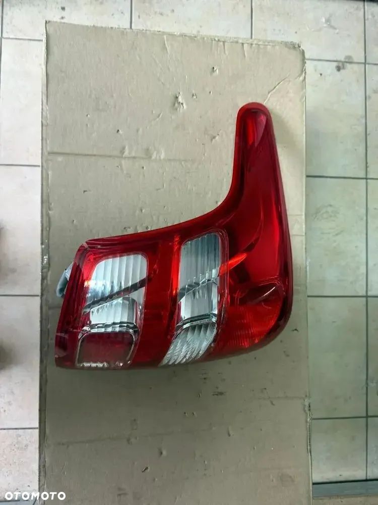 Reflektor / lampa tylna Mitsubishi L200 15-19' - lewa strona - oryginalna - 1