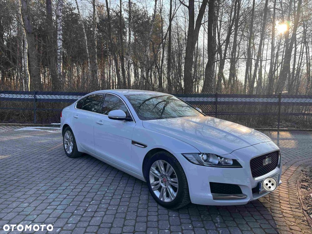 Jaguar XF 2.0 T R-Sport - 3
