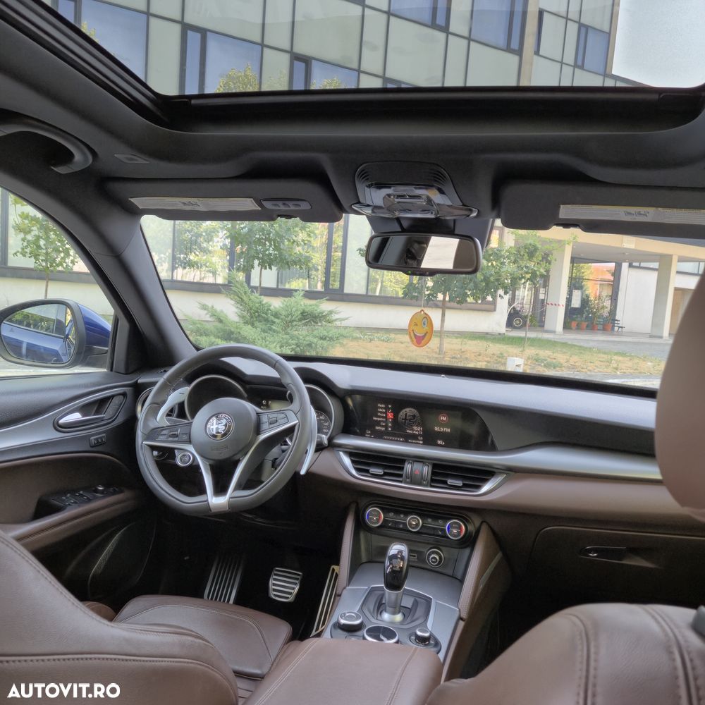 Alfa Romeo Stelvio 2.0 Turbo 16V AT8-Q4 Veloce Ti - 26
