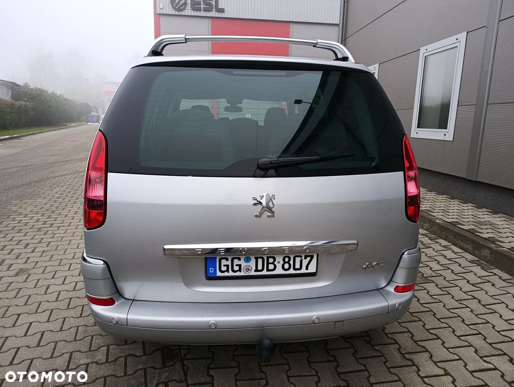 Peugeot 807 HDi 165 Family - 11