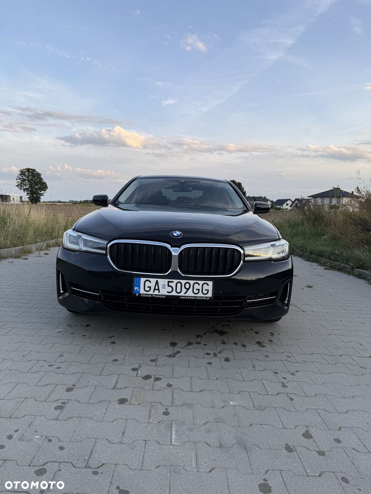 BMW Seria 5 518d - 33