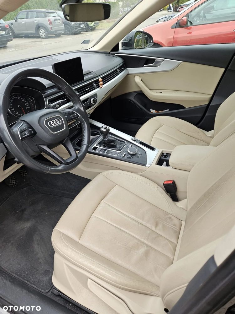 Audi A4 Limousine - 3