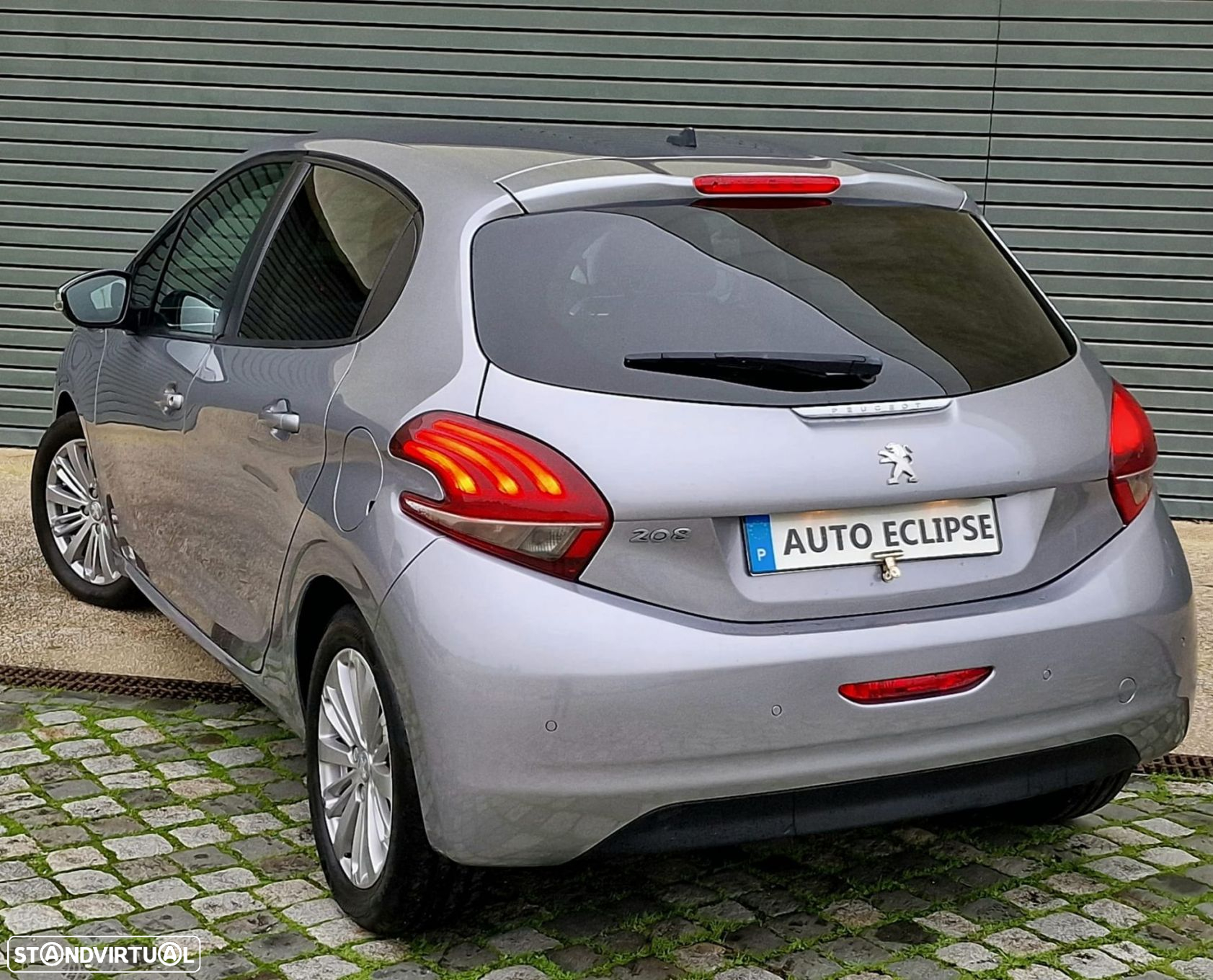 Peugeot 208 - 5