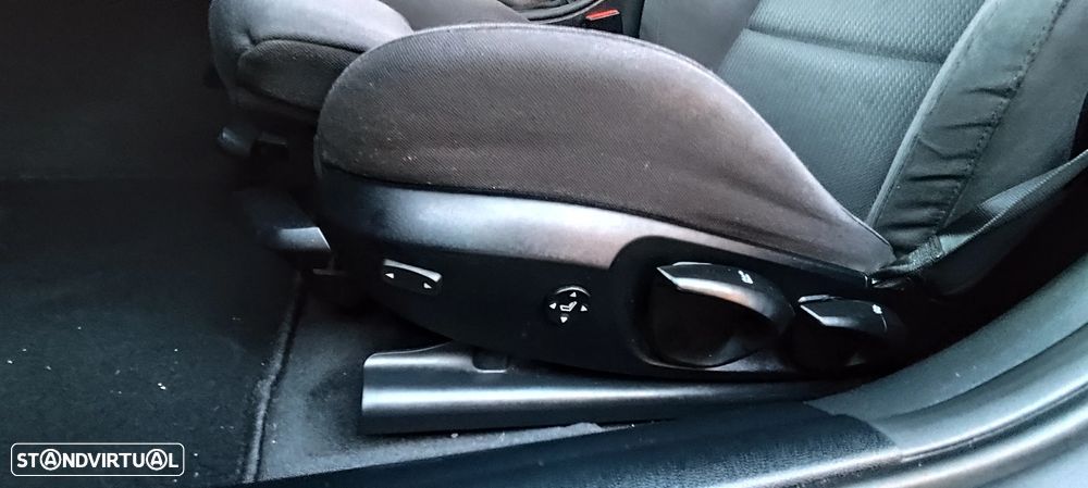 BMW 318 d Line Sport - 15