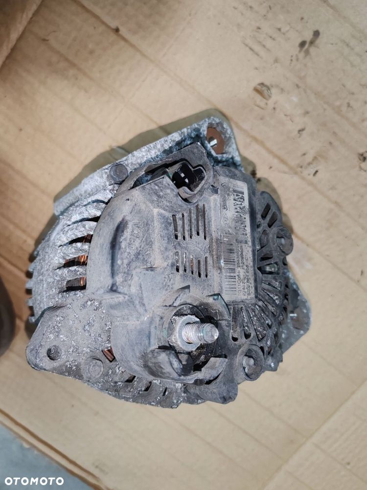 Alternator 8200667608 tg11c064 1.6 16V DACIA DUSTER I 10-13 - 4