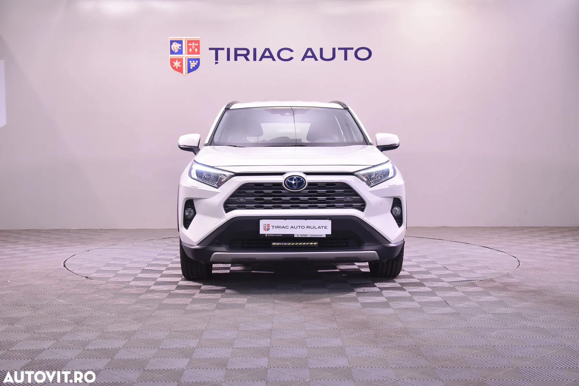 Toyota RAV4 - 8