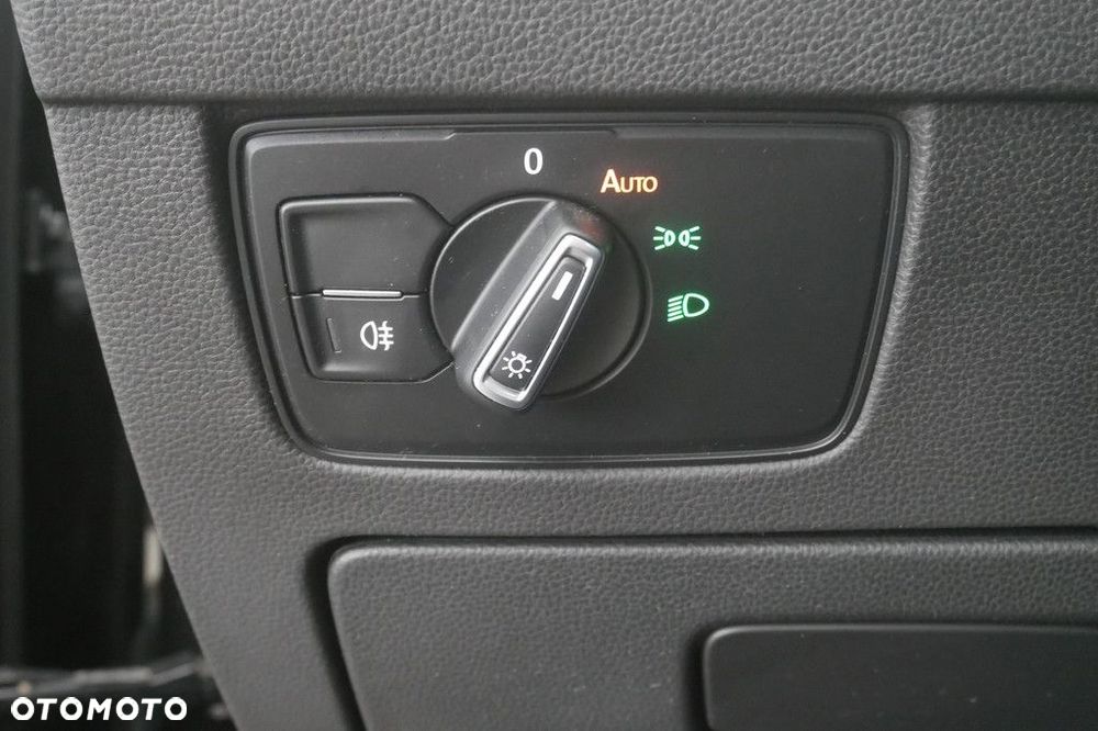 Volkswagen Passat Variant 2.0 TSI Business DSG - 27
