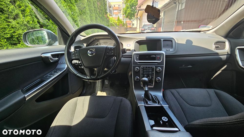 Volvo V60 D3 Momentum - 9