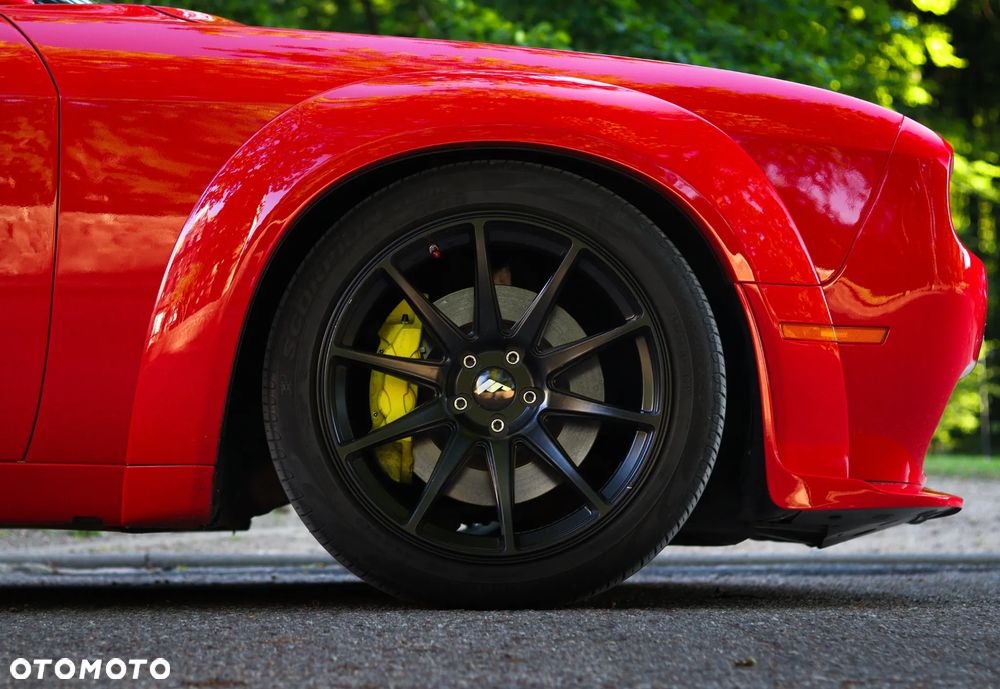 Dodge Challenger - 13