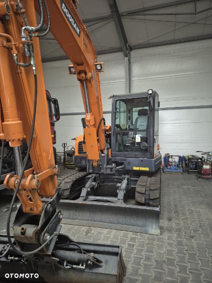 Doosan DX85R - 1