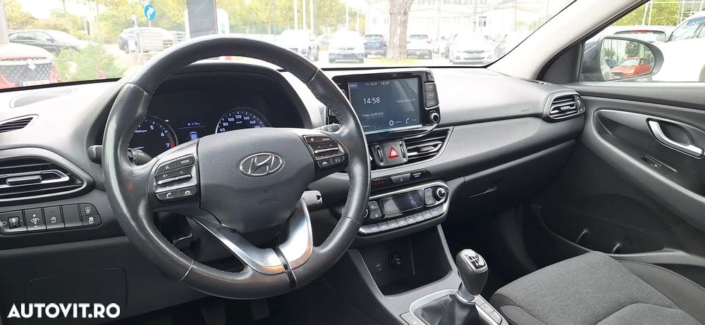 Hyundai i30 1.5 110CP 5DR M/T Highway - 10