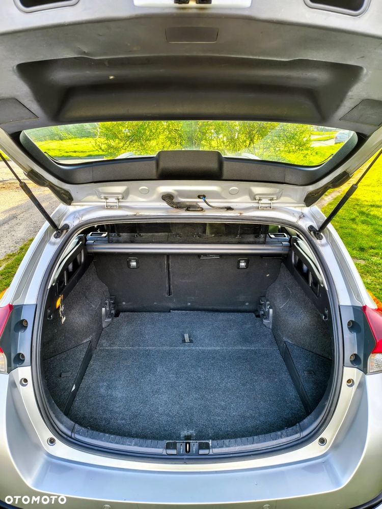 Toyota Auris 1.6 Premium - 12