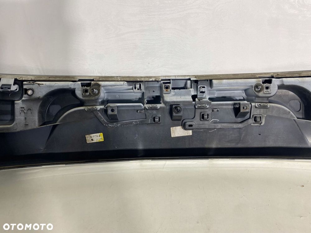 blenda klapy bagażnika tył renault clio iv kombi eu - 10