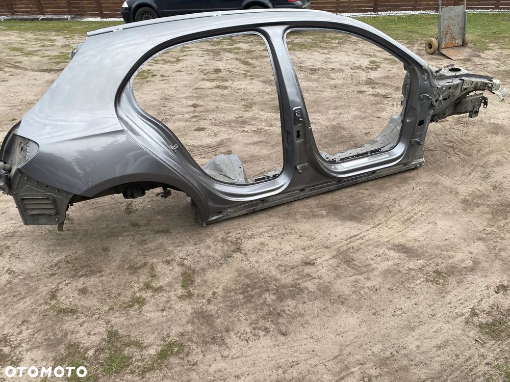 MERCEDES 177 slupek prog cwiartka prawy lewy caly bok 787 - 6